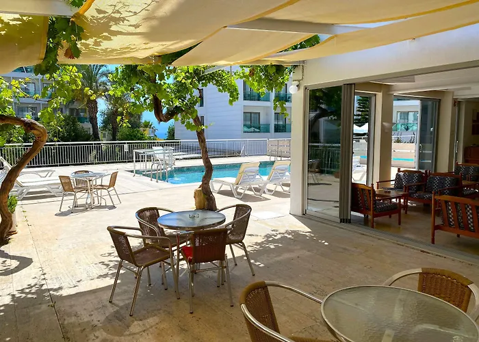 Prima Hotel 3*