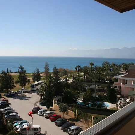 Prima Hotel 3*